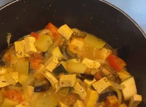 Foto de Tofu e Legumes estufados