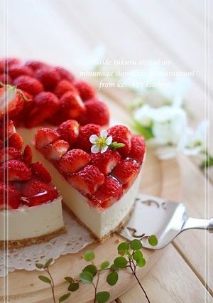 A picture of Authentic No-Bake Cheesecake With Strawberries.