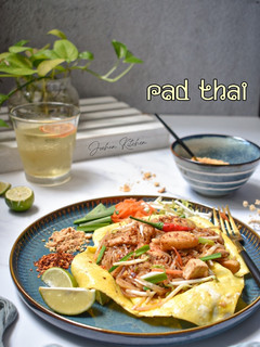 Foto resep Chicken Pad Thai Fold-Over Omelette Style