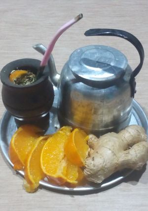 Una foto de Mate de naranja y jengibre