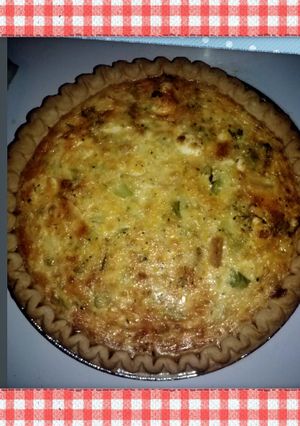 A picture of Mom's quick n easy 3 cheese quiche.