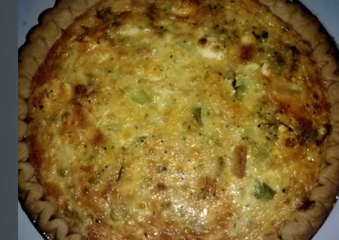 Mom's quick n easy 3 cheese quiche Recipe by angel.mccoy.140 - Cookpad