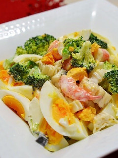 A picture of Gourmet Supermarket-inspired Shrimp, Broccoli, and Egg Salad.