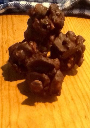 Foto principal de Rocas de chocolate con cacahuete caramelizado