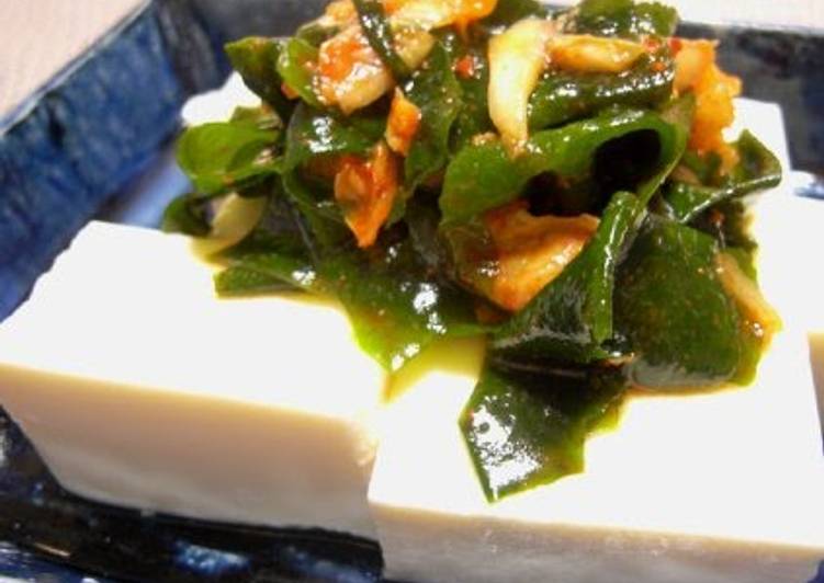 Recipe of Speedy Korean-style Chilled Tofu with Wakame Seaweed