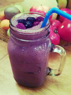 A picture of Berry Cheesecake Green Smoothie.