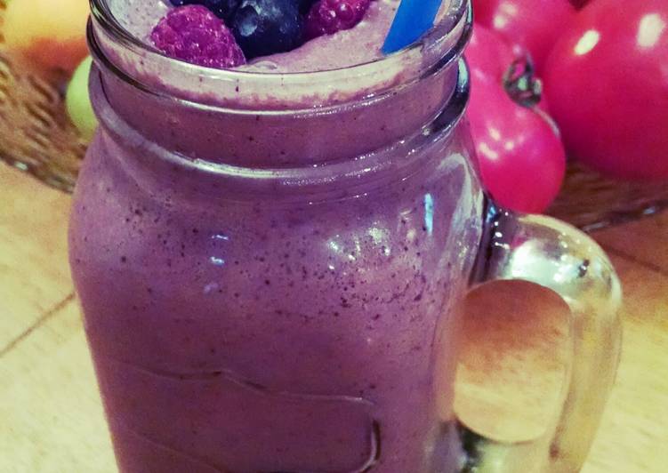 Easiest Way to Make Homemade Berry Cheesecake Green Smoothie