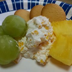 A picture of Mandarin Orange Fruit dip.