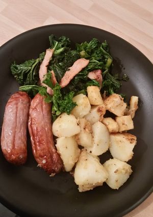 A picture of Kale, Bacon and Potatoes.