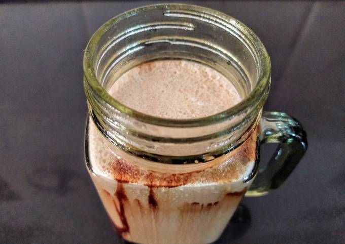 The Best Homemade Chocolate Milk (5 Minutes!)