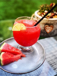 Una foto de Daikiri de sandía y lima 🍉