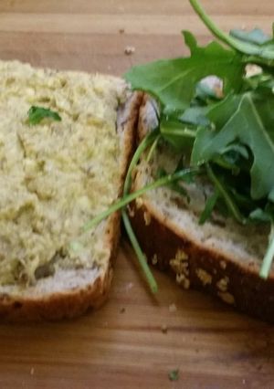 A picture of Avocado cashew sandwich.