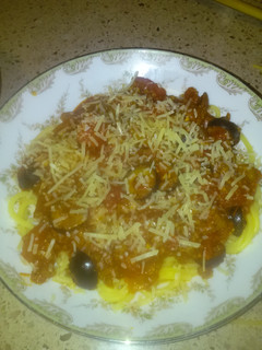 A picture of Momma's chunky spaghetti sauce.