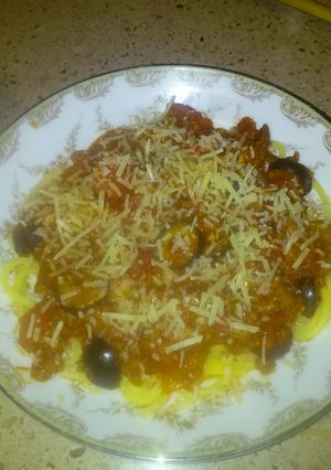 A picture of Momma's chunky spaghetti sauce.