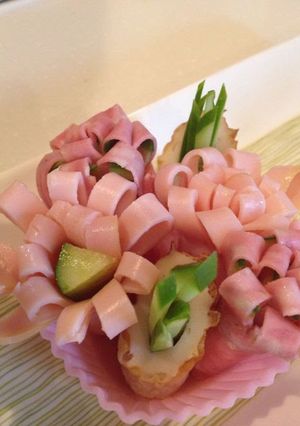 A picture of Ham Flowers for Filling Gaps in Bento.