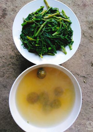 Hình của món Rau muống luộc dầm sấu.