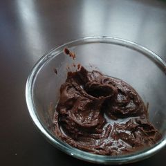 A picture of Homemade peanut butter with variations.