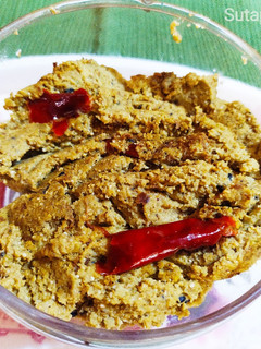 লাউয়ের খোসা বাটা(lauer khosa bata recipe in Bengali) রেসিপির প্রধান ছবি