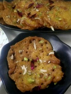 रबड़ी के मालपुआ (Rabri ke malpua recipe in Hindi) रेसिपी मुख्य फोटो