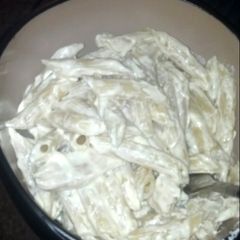 A picture of Chicken Alfredo Penne.