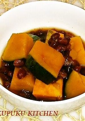 A picture of "Itoko-ni" Kabocha Squash Simmered with Canned Adzuki Beans.