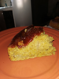 Una foto de Torta invertida de manzana semi integral (apta para veganos)💚🍎