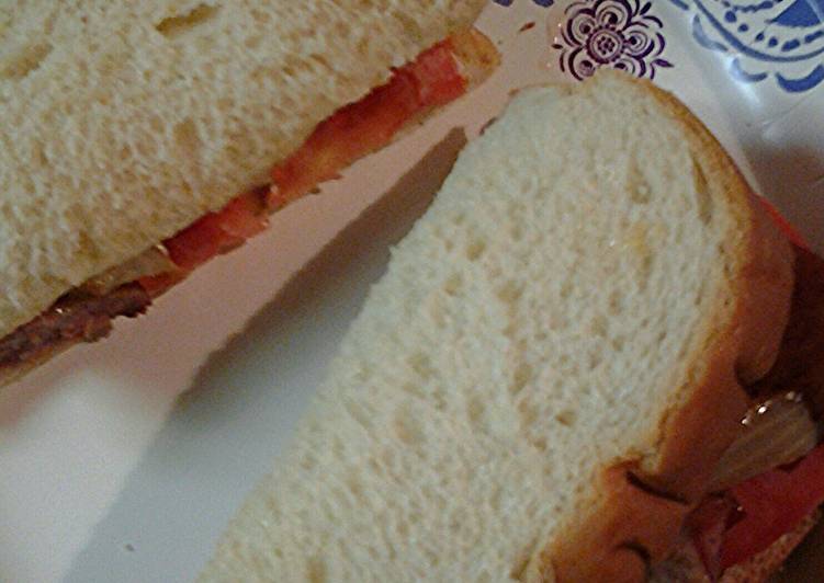 Sausage tomato sandwich