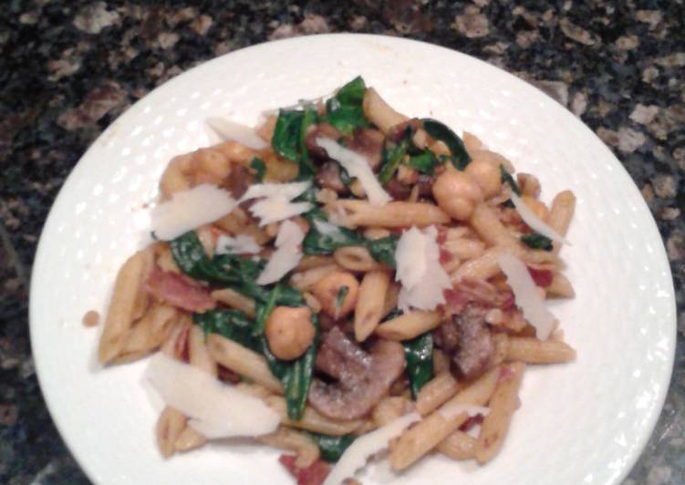 Penne with Spinach, Chickpeas and Paprika