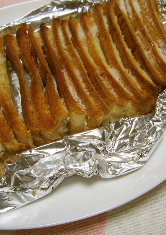 A picture of Rusk-style Bread Crusts.
