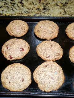 A picture of Healthy Dark Chocolate Oatmeal Cookies.