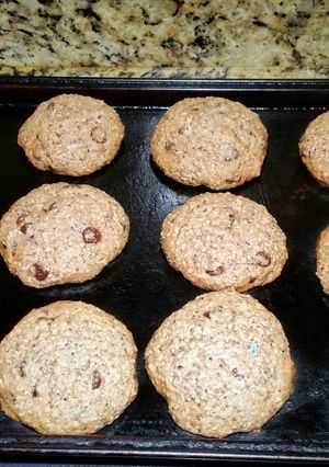 A picture of Healthy Dark Chocolate Oatmeal Cookies.