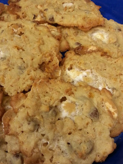 A picture of Marshmallow Frosted Flakes Cookies.