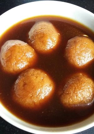 A picture of Jaggery Rosgulla.