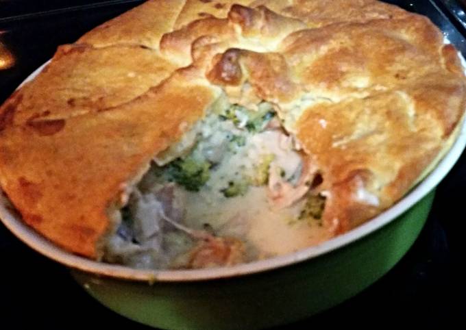 Simple Way to Make Homemade Chicken pot pie Mornay