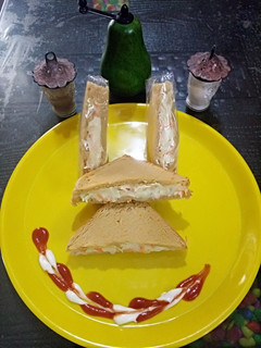A picture of Cold veg sandwich.