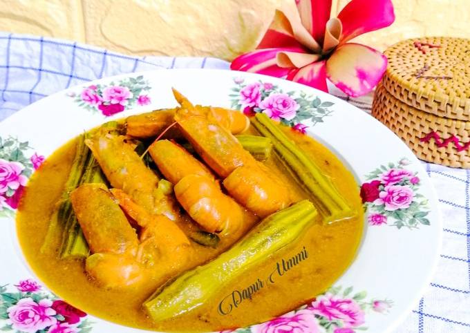 Gulai Lemak Udang Dengan Munggai