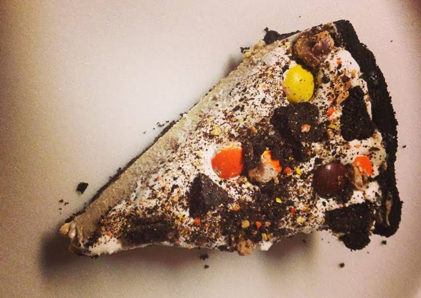Peanut Butter Oreo Reese cheesecake Pie