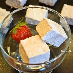 A picture of Strawberry Guimauve Marshmallows.