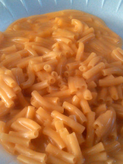 A picture of macaroni and cheese.