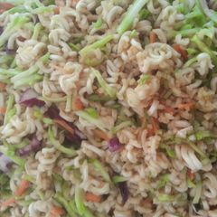 A picture of Broccoli Ramen Slaw.