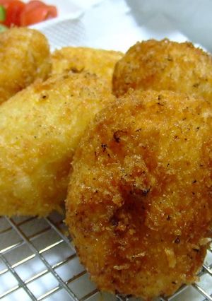 A picture of Foolproof Creamy Crab Croquettes.
