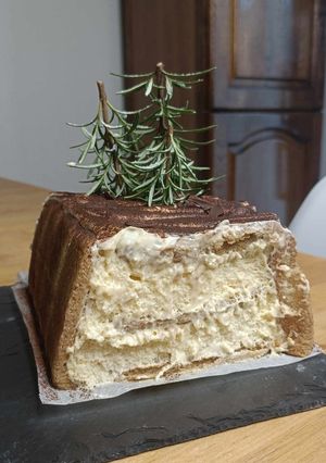 Une photo de 🎄 Bûche Tiramisù (café Amaretto et spéculoos)