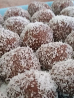 A picture of Tim Tam Choccy Balls.
