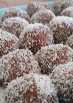 A picture of Tim Tam Choccy Balls.