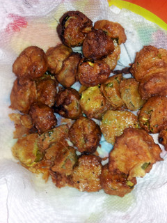 A picture of Deep fried pickles.