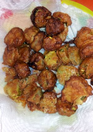 A picture of Deep fried pickles.