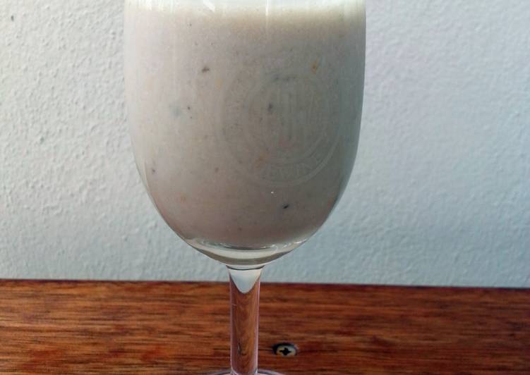 Step-by-Step Guide to Prepare Homemade Peanut Butter Smoothies