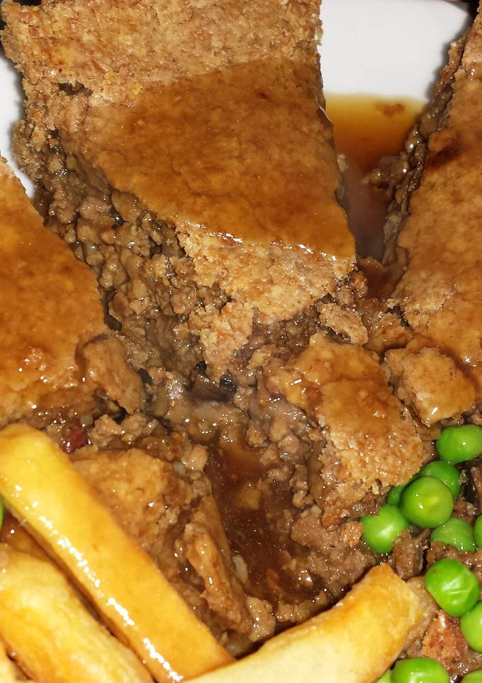 A picture of Minced beef pie.