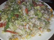 Una foto de salpicon de pollo y lechuga