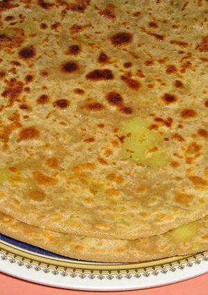 A picture of Dal paratha recipe | dal ka paratha | lentil stuffed paratha.